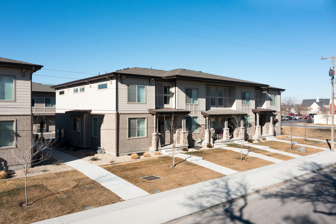 Riverton Peaks in Riverton, UT - Building Photo