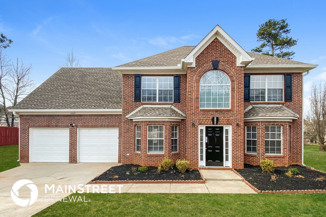 9509 Carnes Crossing Cir in Jonesboro, GA - Building Photo