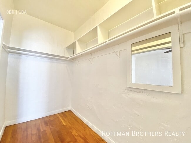 4852 Rosewood Ave, Unit 8