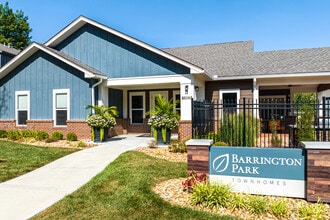 Barrington Park Townhomes in Lenexa, KS - Foto de edificio - Building Photo