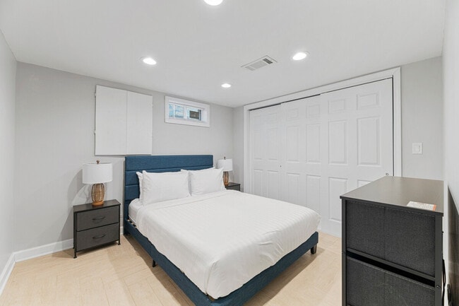 3457 Main St, Unit SI ID1372971P in Skokie, IL - Building Photo - Building Photo