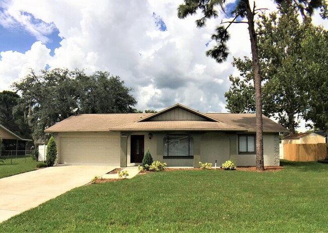 property at 1927 E Lake Dr