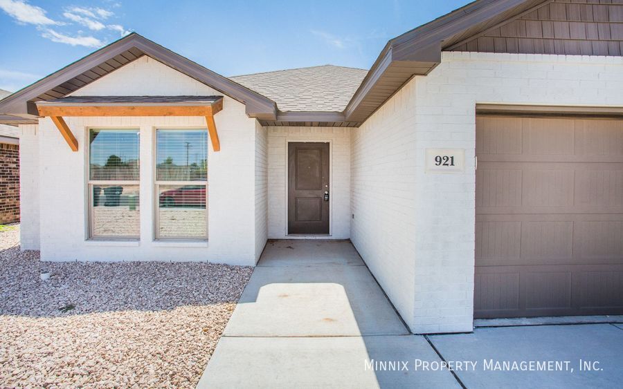 2134 N Texas Ave in Lubbock, TX - Foto de edificio