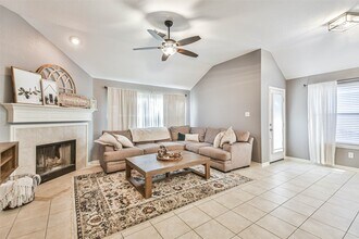 4214 Maidenhead Dr in Pasadena, TX - Building Photo - Building Photo