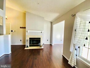 13107 Briarcliff Terrace in Germantown, MD - Building Photo - Building Photo