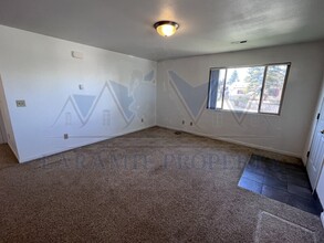 657 N 14th St in Laramie, WY - Foto de edificio - Building Photo