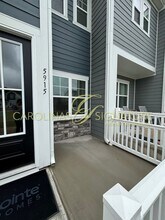 5680 Clear Creek Ln in Charlotte, NC - Foto de edificio - Building Photo