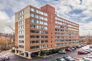 Taft Towers in Arlington, VA - Building Photo