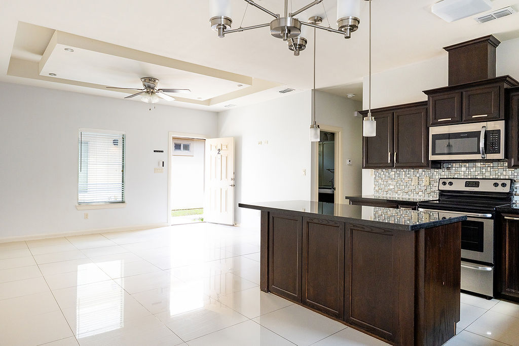 1707 W Smith Dr, Unit 2 in Pharr, TX - Foto de edificio