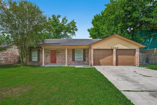 property at 2007 Whiteback Dr