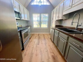 4442 Southbridge Ct in Louisville, KY - Building Photo - Building Photo