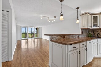 1631 Riverview Rd in Deerfield Beach, FL - Foto de edificio - Building Photo