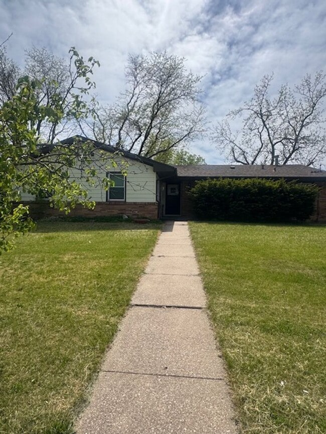 5321 Michael Cir in Lincoln, NE - Building Photo - Building Photo