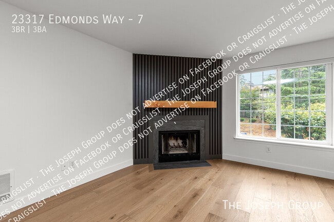 23317 Edmonds Way in Edmonds, WA - Building Photo - Building Photo