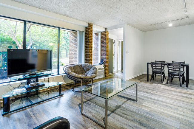 Geddes Hill Apartments in Ann Arbor, MI - Building Photo - Interior Photo