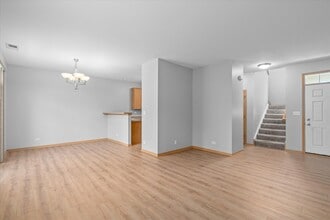 484 Majestic Ln in Oswego, IL - Building Photo - Building Photo
