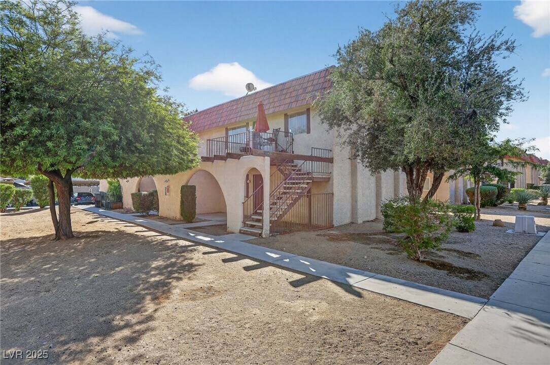 1624 Cordoba Ln in Las Vegas, NV - Building Photo