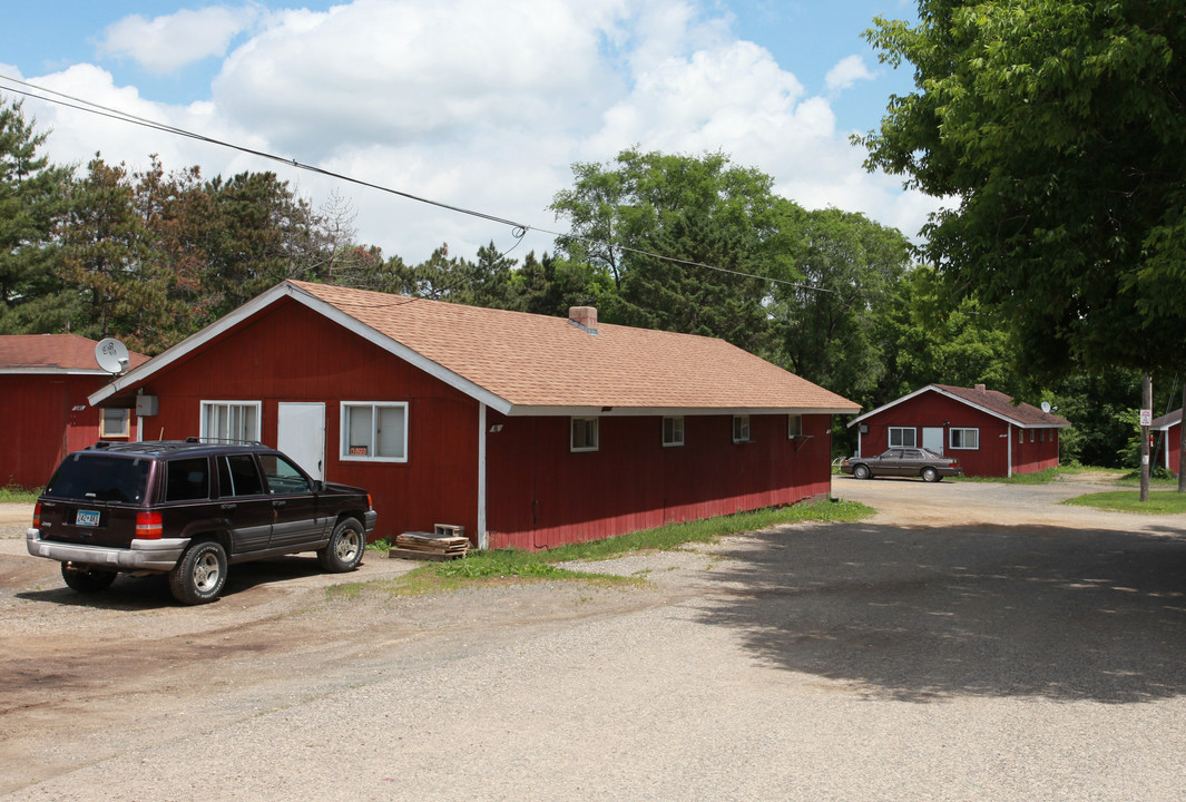 Rolling Hills MHP in River Falls, WI - Building Photo