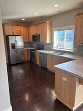 883 Washington St in Lafayette, OR - Building Photo - Building Photo