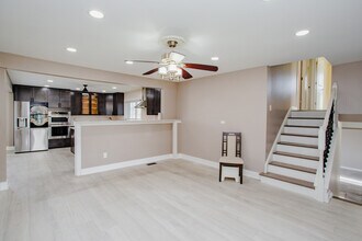 720 Durham Ln in Hoffman Estates, IL - Building Photo - Building Photo