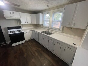 Coming Soon ! Large 2 BR single family hom in Noblesville, IN - Foto de edificio - Building Photo