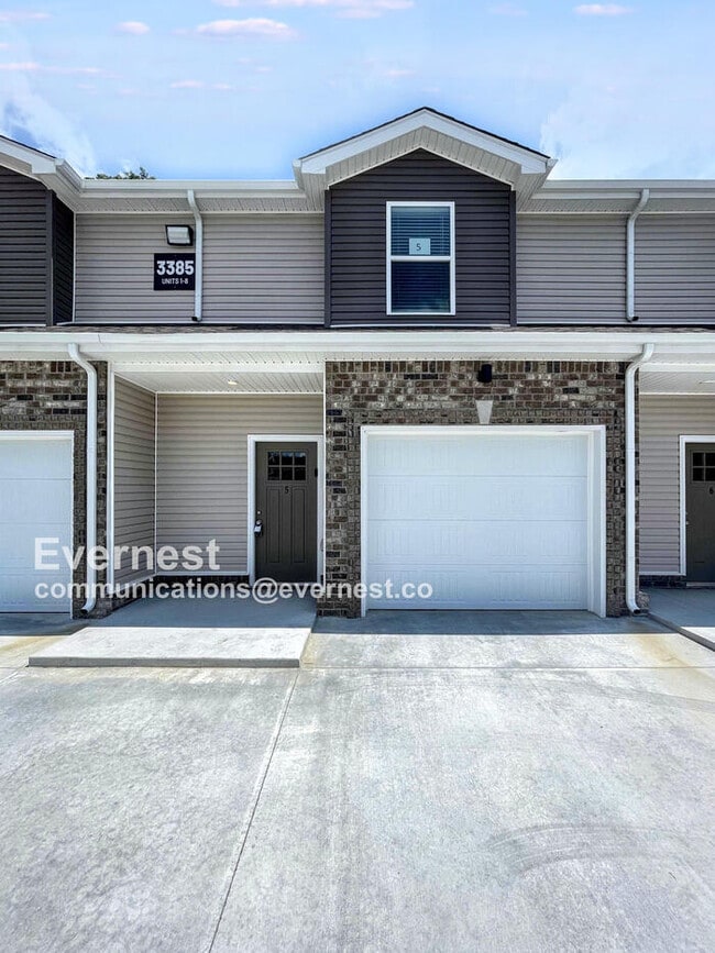 property at 3385 Polly Dr
