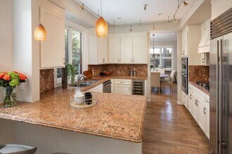 988 Menlo Ave in Menlo Park, CA - Building Photo - Building Photo