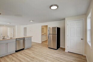 1002 Park St in Syracuse, NY - Building Photo