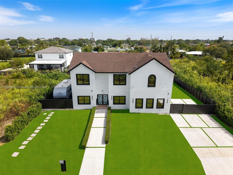 11761 SW 226th Terrace in Miami, FL - Building Photo