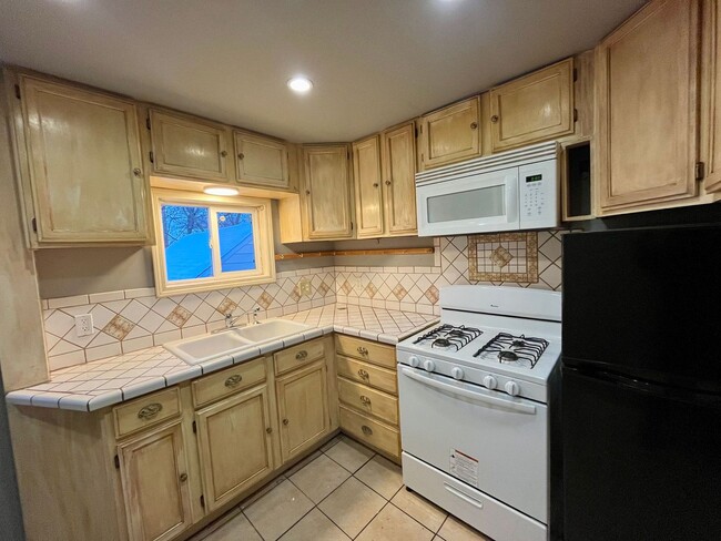 property at 405 N 9th Ave