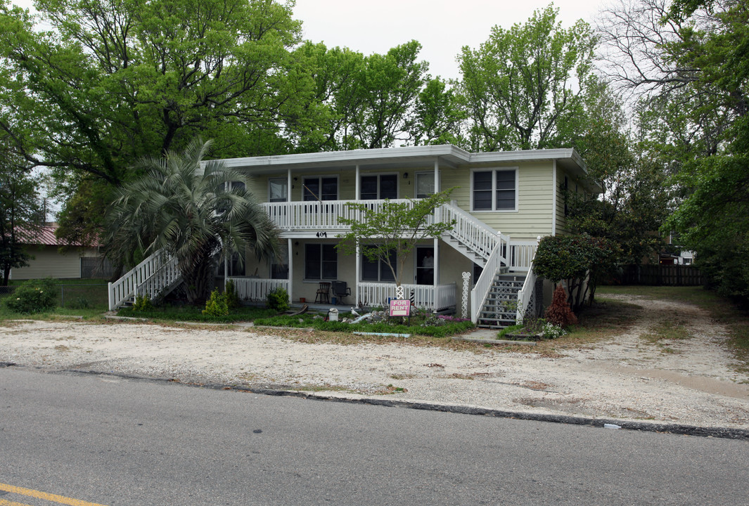 407 15th Ave S in Myrtle Beach, SC - Building Photo