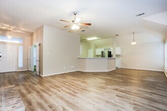 216 Stone Creek Blvd, Unit 155 in Glenn Heights, TX - Building Photo - Building Photo