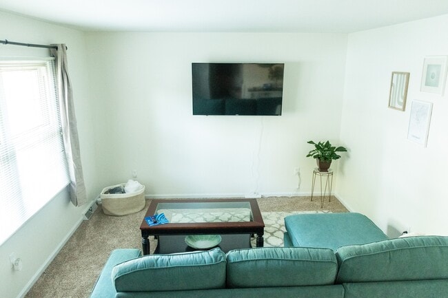 239 S Ashbrook Cir, Unit Apt 1 in Lakeside Park, KY - Building Photo - Building Photo