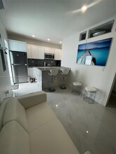 14992 SW 11th St in Miami, FL - Building Photo - Building Photo