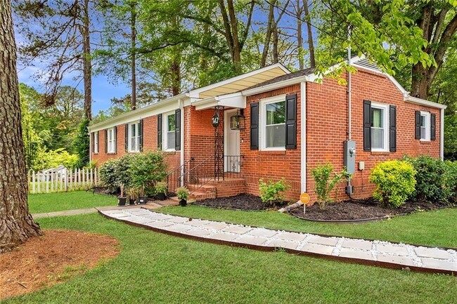 742 Casplan St SW in Atlanta, GA - Building Photo - Building Photo