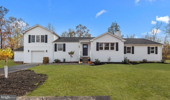 271 Stoopville Rd in Newtown, PA - Building Photo - Building Photo