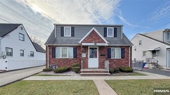 154 Charlton Ave in Lodi, NJ - Building Photo