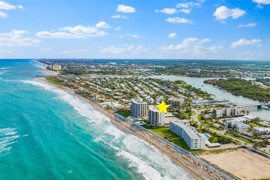 200 S Beach Rd in Tequesta, FL - Building Photo