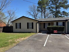 304 Burgett St in Forney, TX - Building Photo