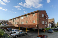 1105 Broadway St in East Mckeesport, PA - Foto de edificio - Building Photo