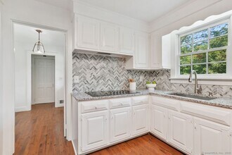 231 N Georges Hill Rd in Southbury, CT - Building Photo - Building Photo