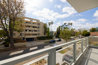 10231 Woodbine St in Los Angeles, CA - Building Photo - Building Photo