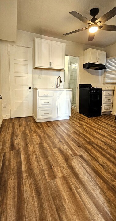 408 Keleher Ave NW in Albuquerque, NM - Building Photo