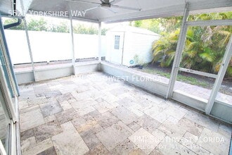 5521 Yorkshire Way in Sarasota, FL - Building Photo - Building Photo