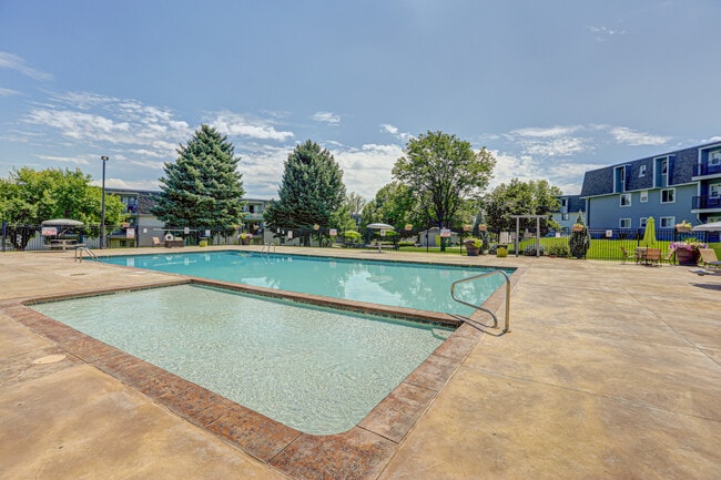 Ralston Park Apartments in Arvada, CO - Foto de edificio - Building Photo