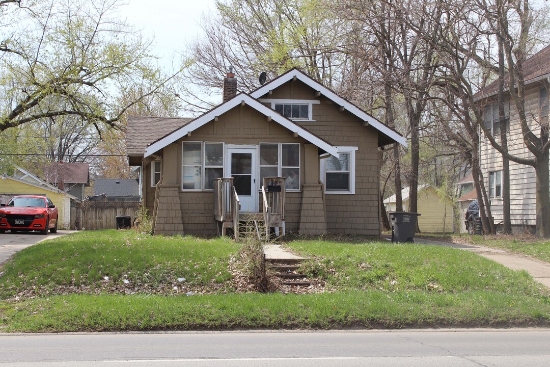 1812 E 14th St in Des Moines, IA - Building Photo