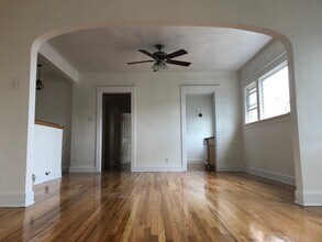 1842 Mariposa Ave in Los Angeles, CA - Building Photo - Building Photo