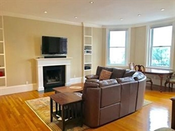 286 Beacon St, Unit 4 in Boston, MA - Building Photo