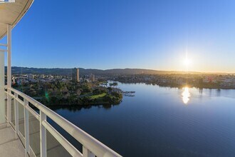 1 Lakeside Dr in Oakland, CA - Building Photo - Building Photo