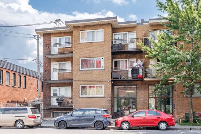 5620 De Salaberry Rue in Montréal, QC - Building Photo - Building Photo